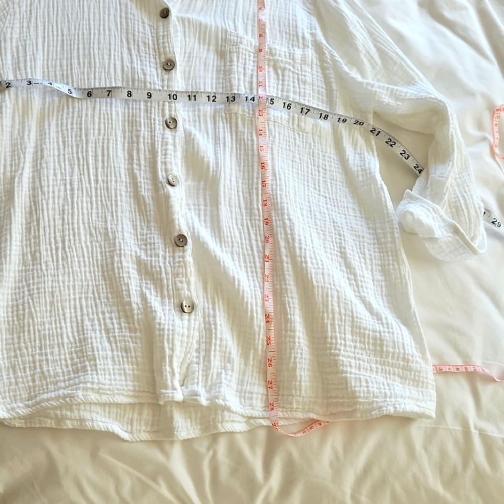 Women's Gauze-like Shirt, 100% Cotton, Roll-up Sleeves, Pearlized Buttons. EUC - Picture 6 of 11